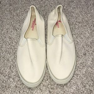 AE CREAM SLIP-ONS